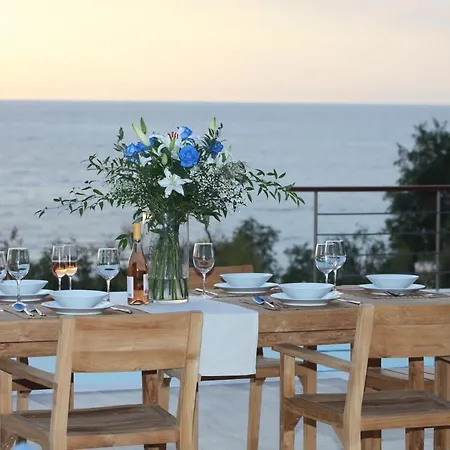 Capro - Milos Bay Villas Áyios Nikítas