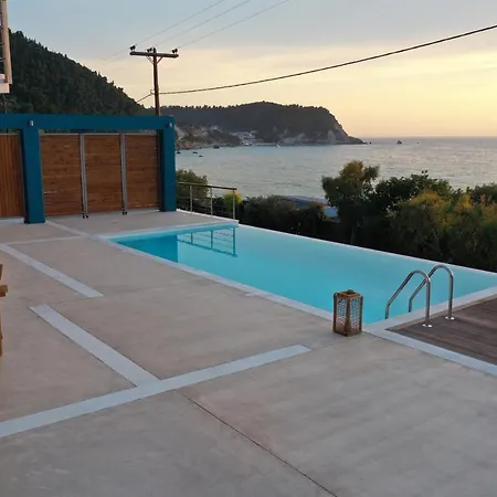 Capro - Milos Bay Villas *