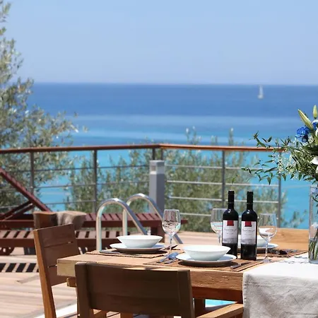 Capro - Milos Bay Villas Agios Nikitas
