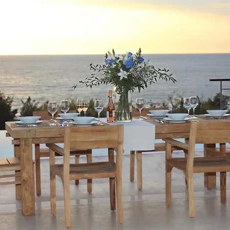 Capro - Milos Bay Villas