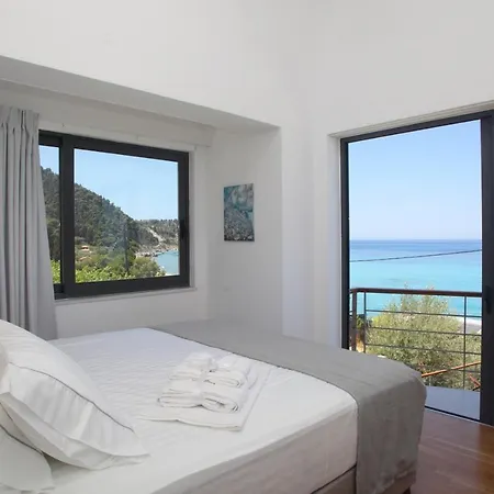 Capro - Milos Bay Villas Agios Nikitas