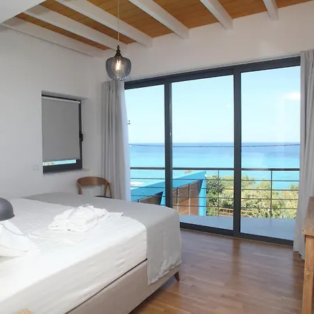 Capro - Milos Bay Villas * Agios Nikitas