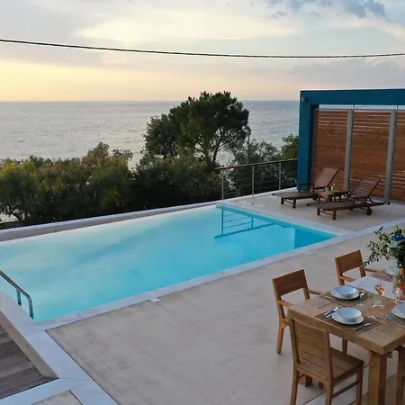 Capro - Milos Bay Villas Agios Nikitas
