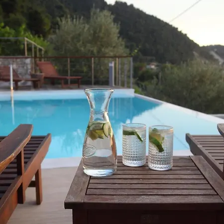 Villa Capro - Milos Bay Villas Agios Nikitas