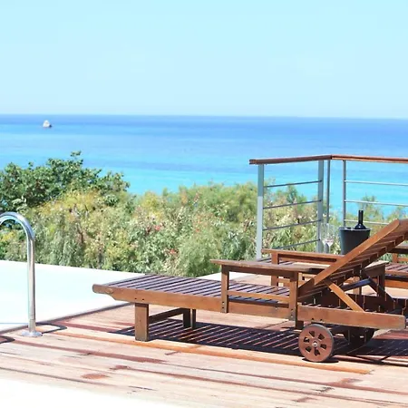 Villa Capro - Milos Bay Villas Agios Nikitas