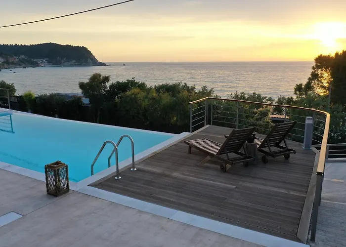 Capro - Milos Bay Villas *