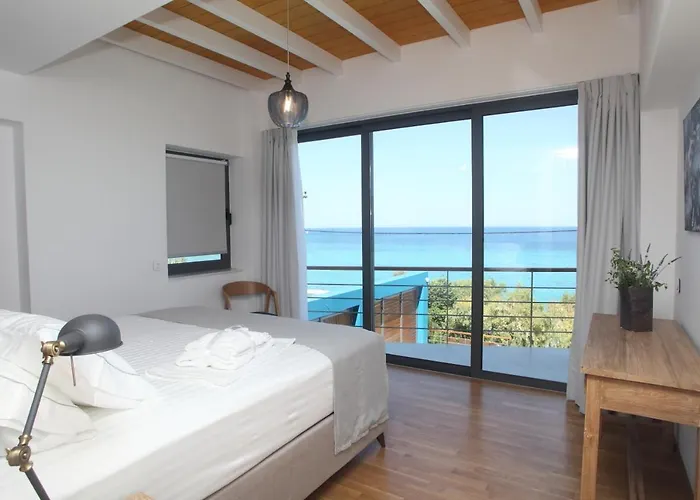 Capro - Milos Bay Villas * Áyios Nikítas